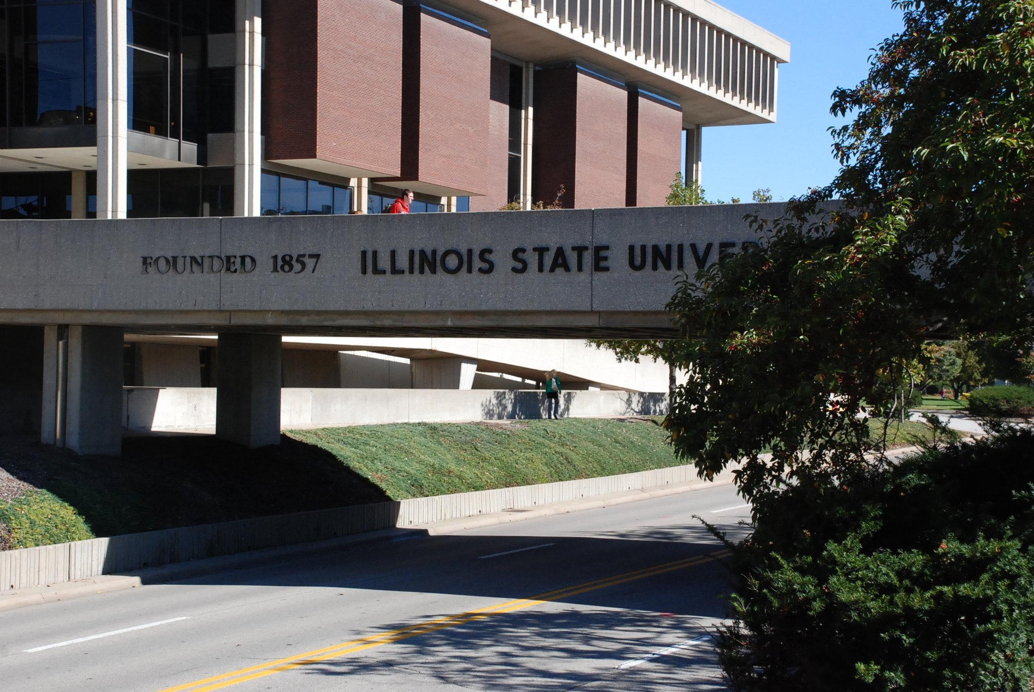 Holiday Inn Express Hotel & Suites Bloomington-Normal University Area By Ihg Esterno foto