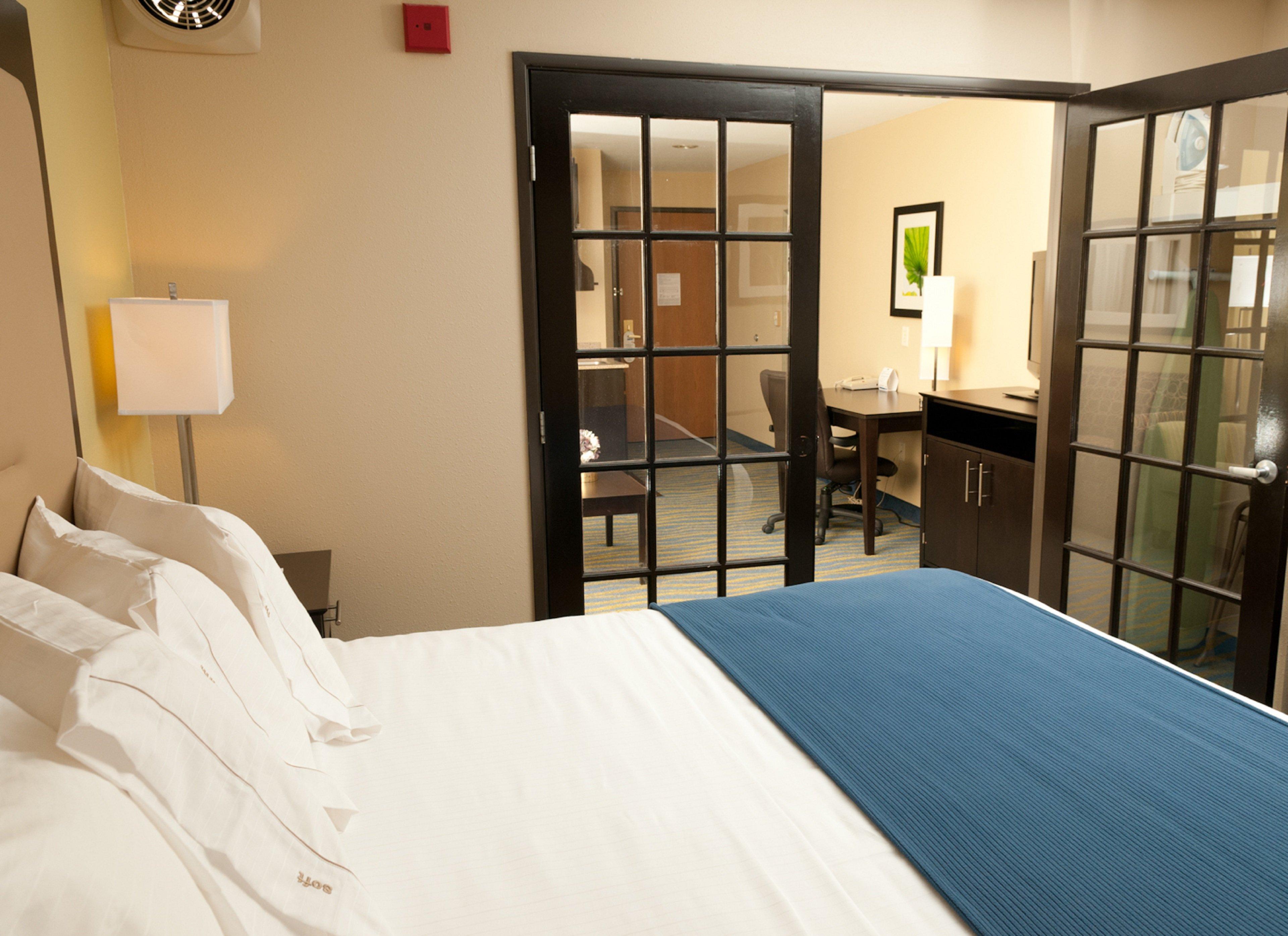 Holiday Inn Express Hotel & Suites Bloomington-Normal University Area By Ihg Esterno foto